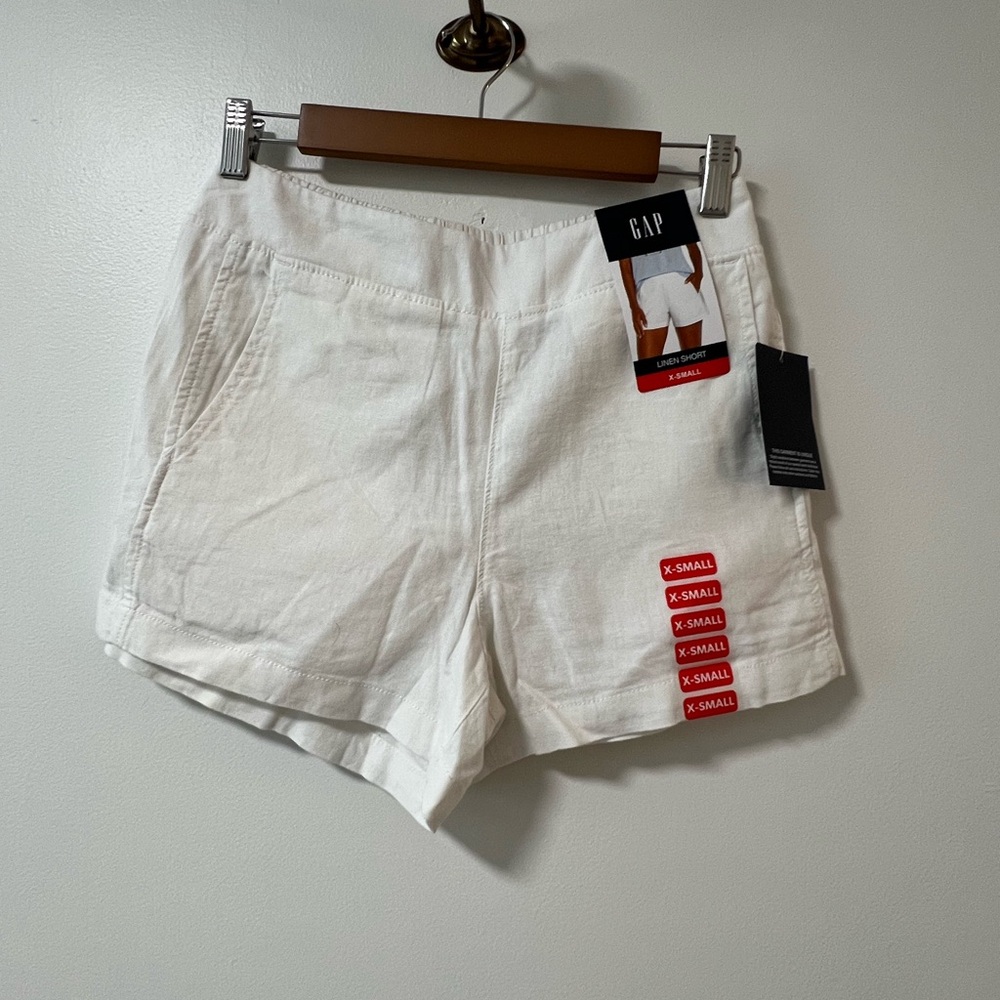 GAP White High Waist Shorts Lightweight and Comfortable